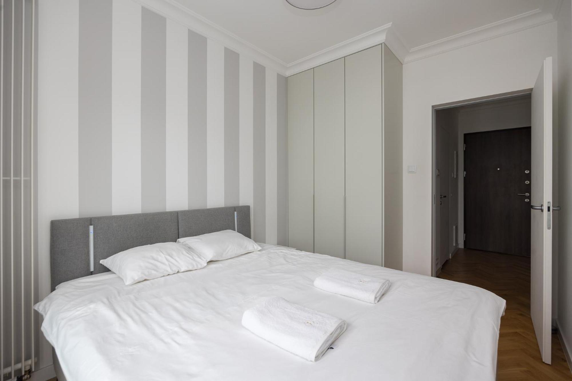 Vipwarsawapartments Onyx Mennica Residence Екстериор снимка