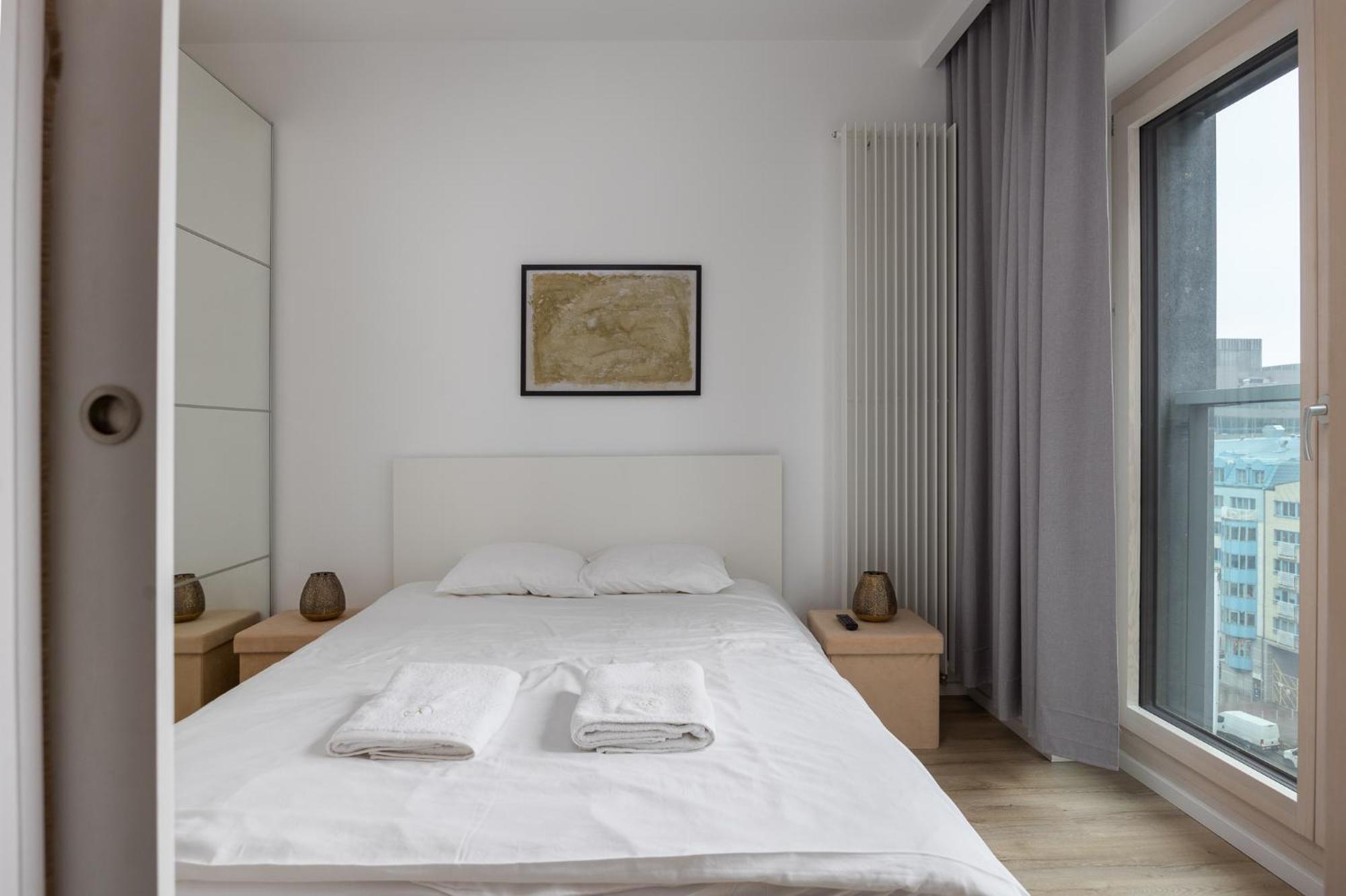 Vipwarsawapartments Onyx Mennica Residence Екстериор снимка
