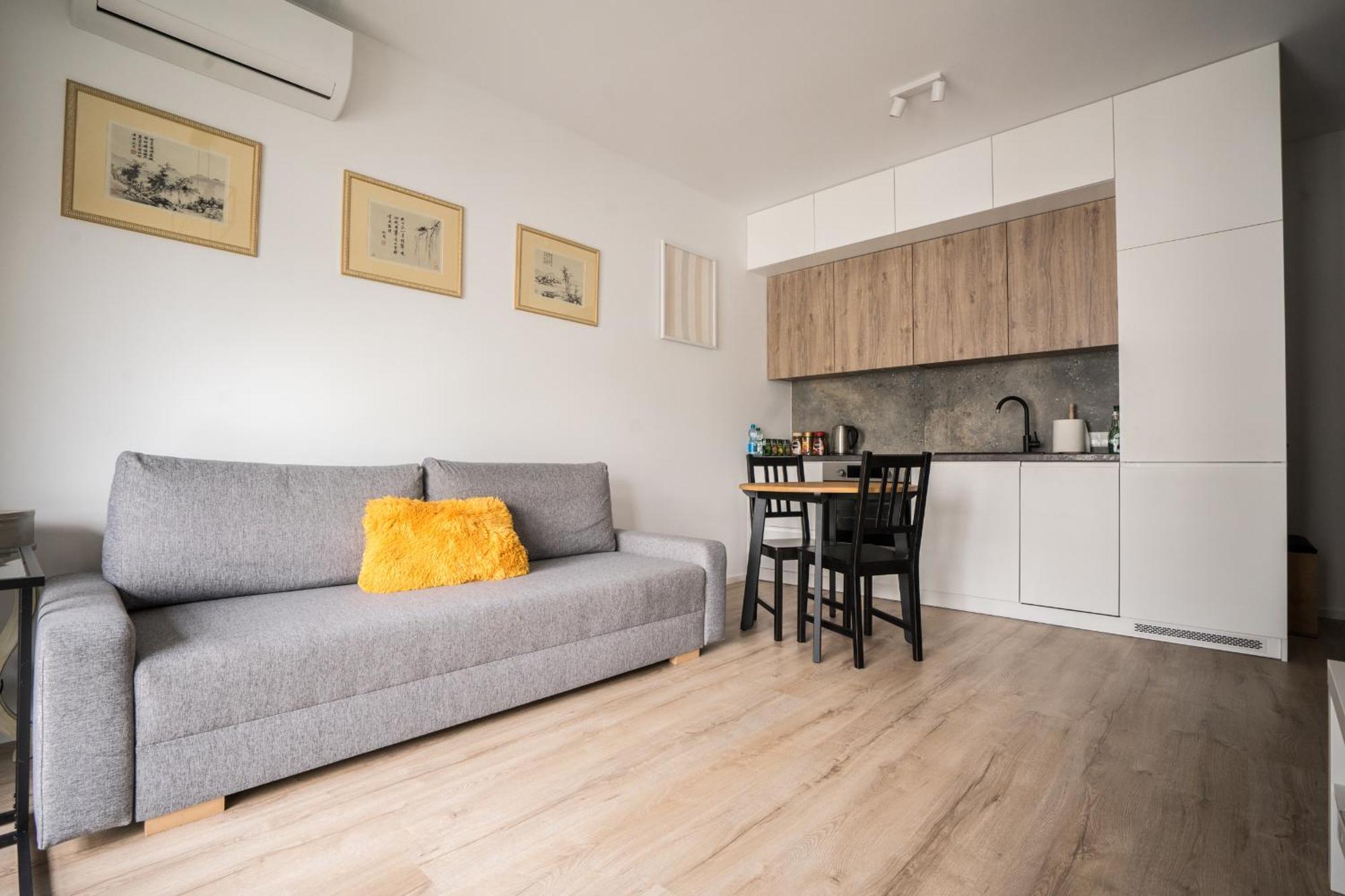 Vipwarsawapartments Onyx Mennica Residence Екстериор снимка